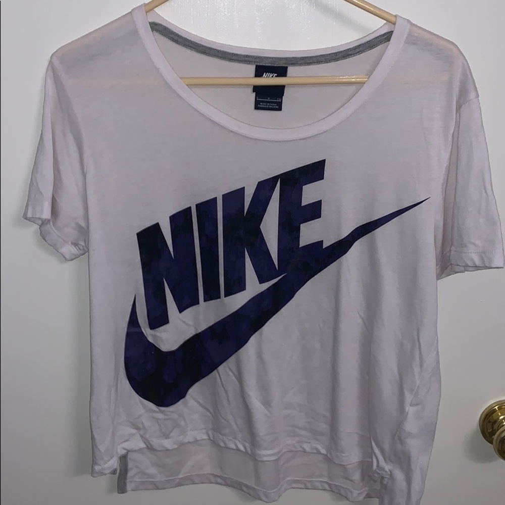 Nike cropped t shirt